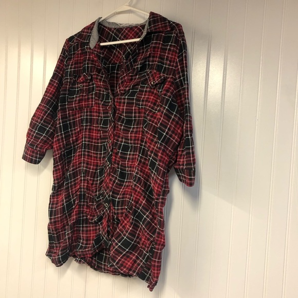 Maurices Red and Black Plaid Button-Up 3/4 Sleeve Shirt Ruched Size 1 1X Flannel - Picture 2 of 4